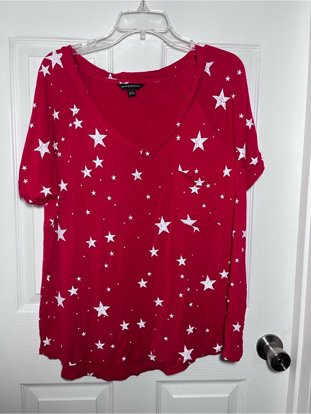 Rock & Republic Red Star V-Neck Tee